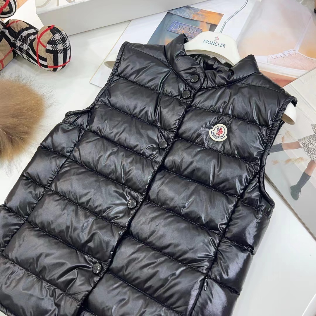 詳細な写真と価格については私に連絡してください。