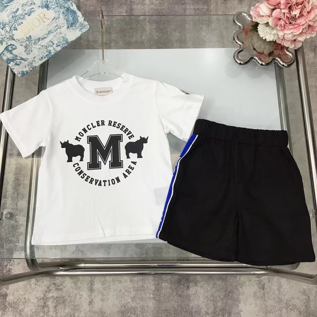 詳細な写真と価格については私に連絡してください。