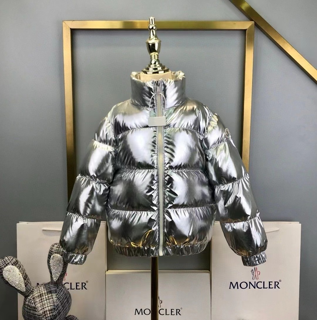 詳細な写真と価格については私に連絡してください。