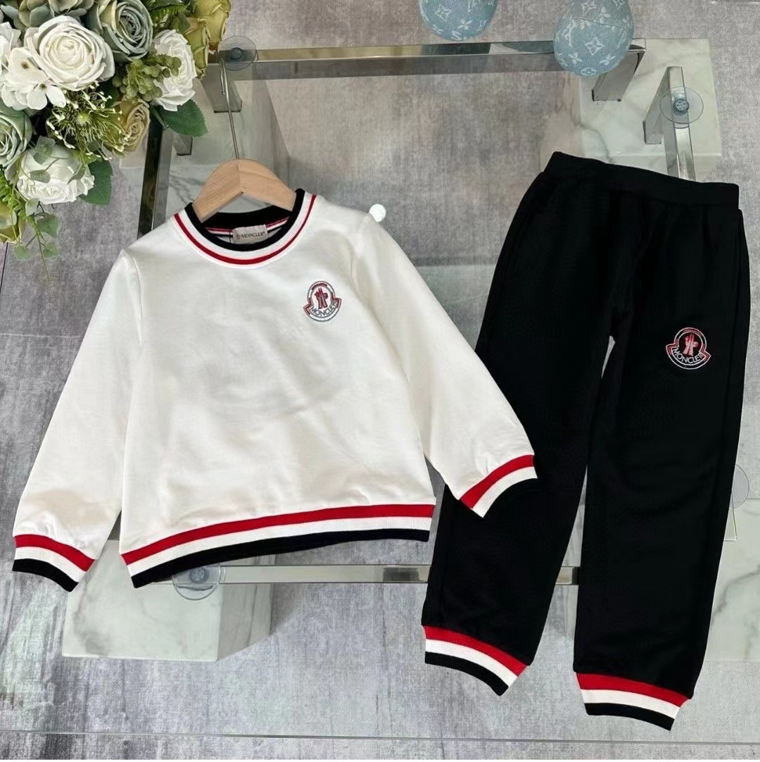 詳細な写真と価格については私に連絡してください。