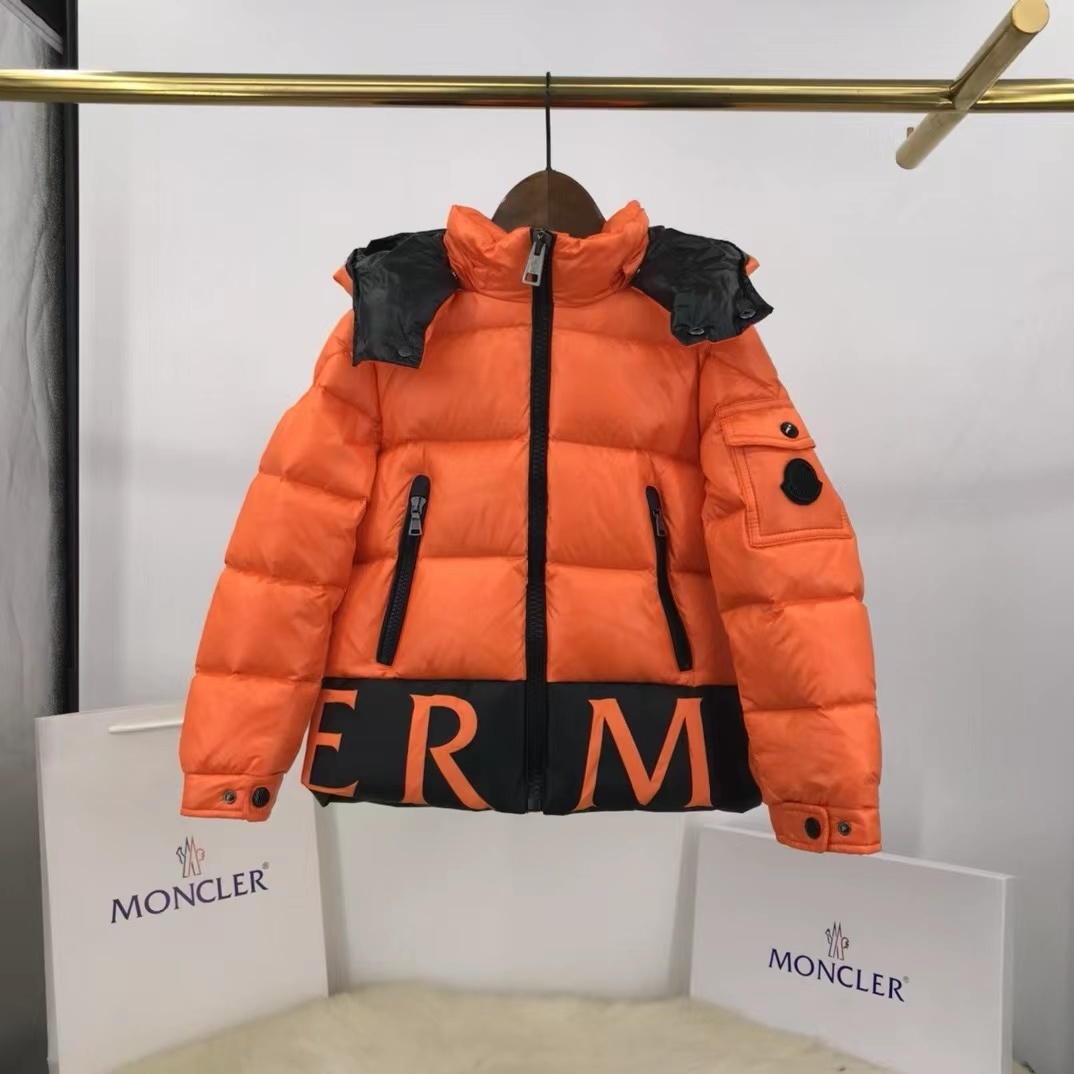 詳細な写真と価格については私に連絡してください。