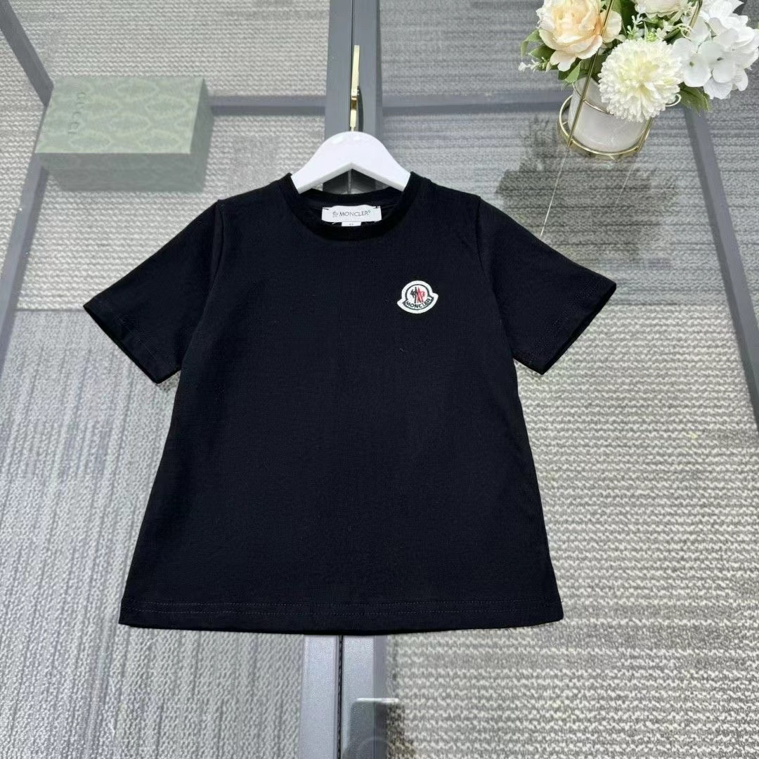 詳細な写真と価格については私に連絡してください。