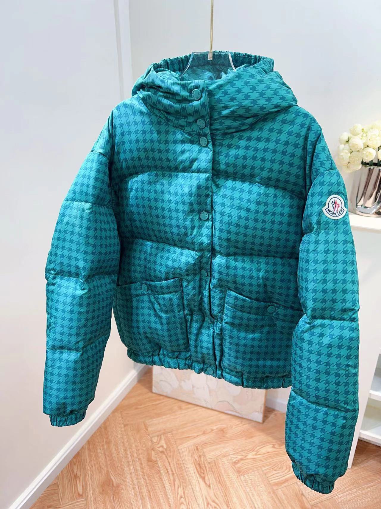 詳細な写真と価格については私に連絡してください。