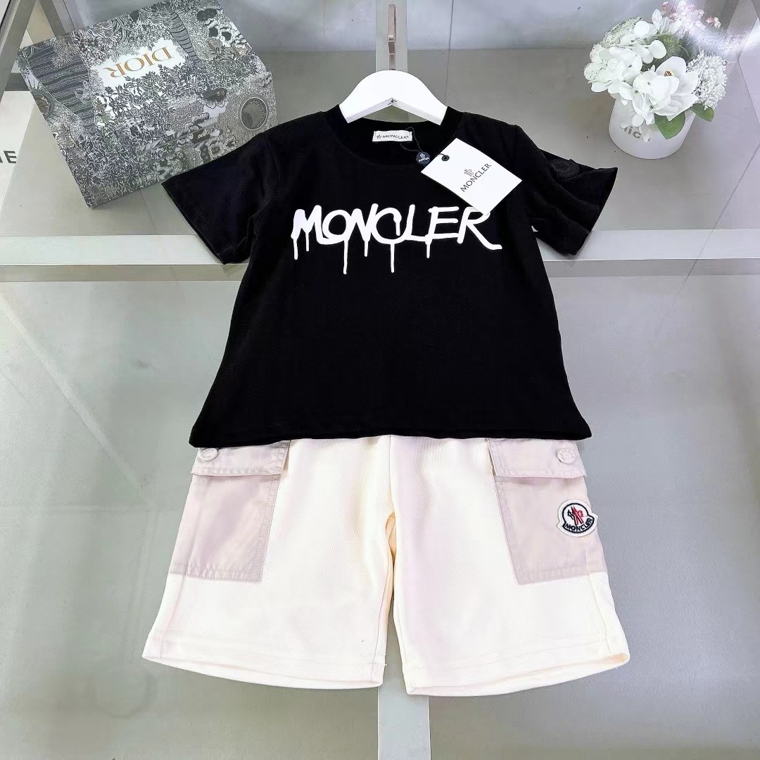 詳細な写真と価格については私に連絡してください。