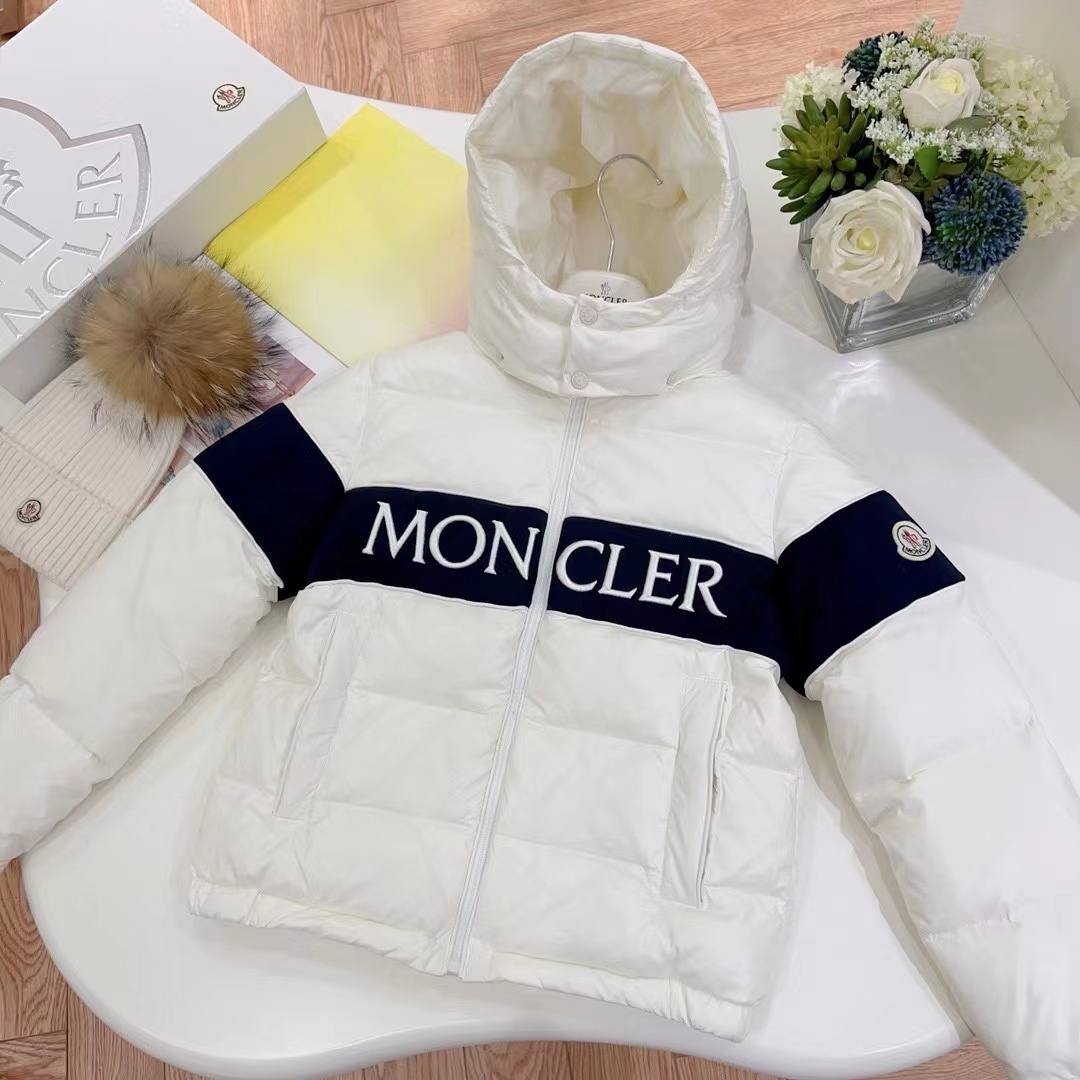 詳細な写真と価格については私に連絡してください。