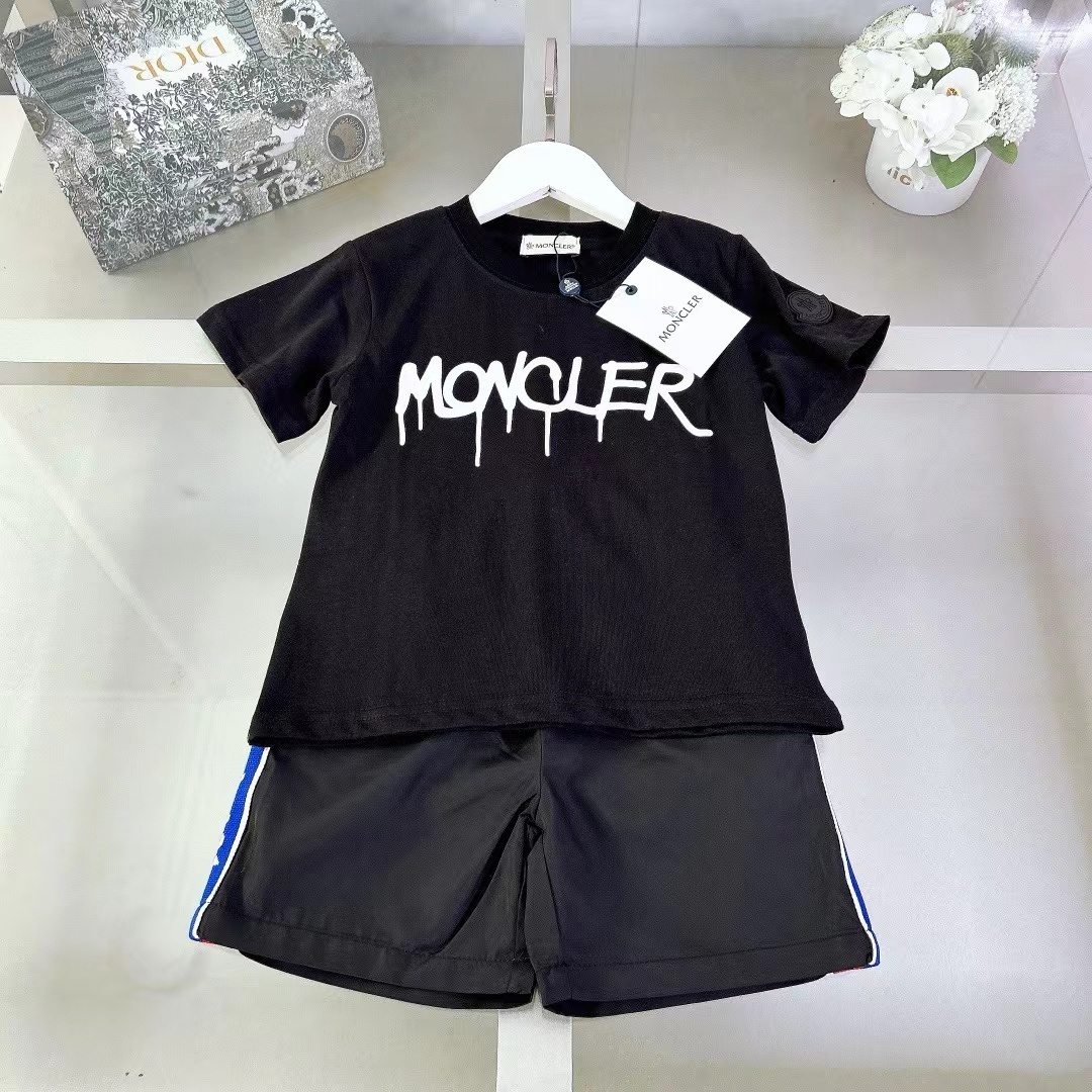 詳細な写真と価格については私に連絡してください。