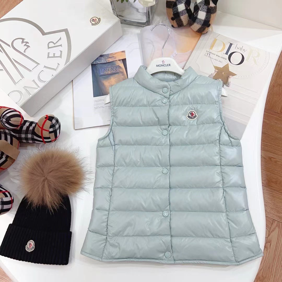 詳細な写真と価格については私に連絡してください。