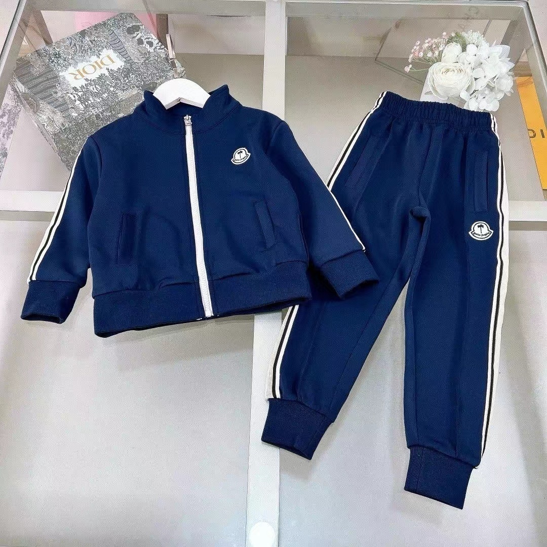 詳細な写真と価格については私に連絡してください。