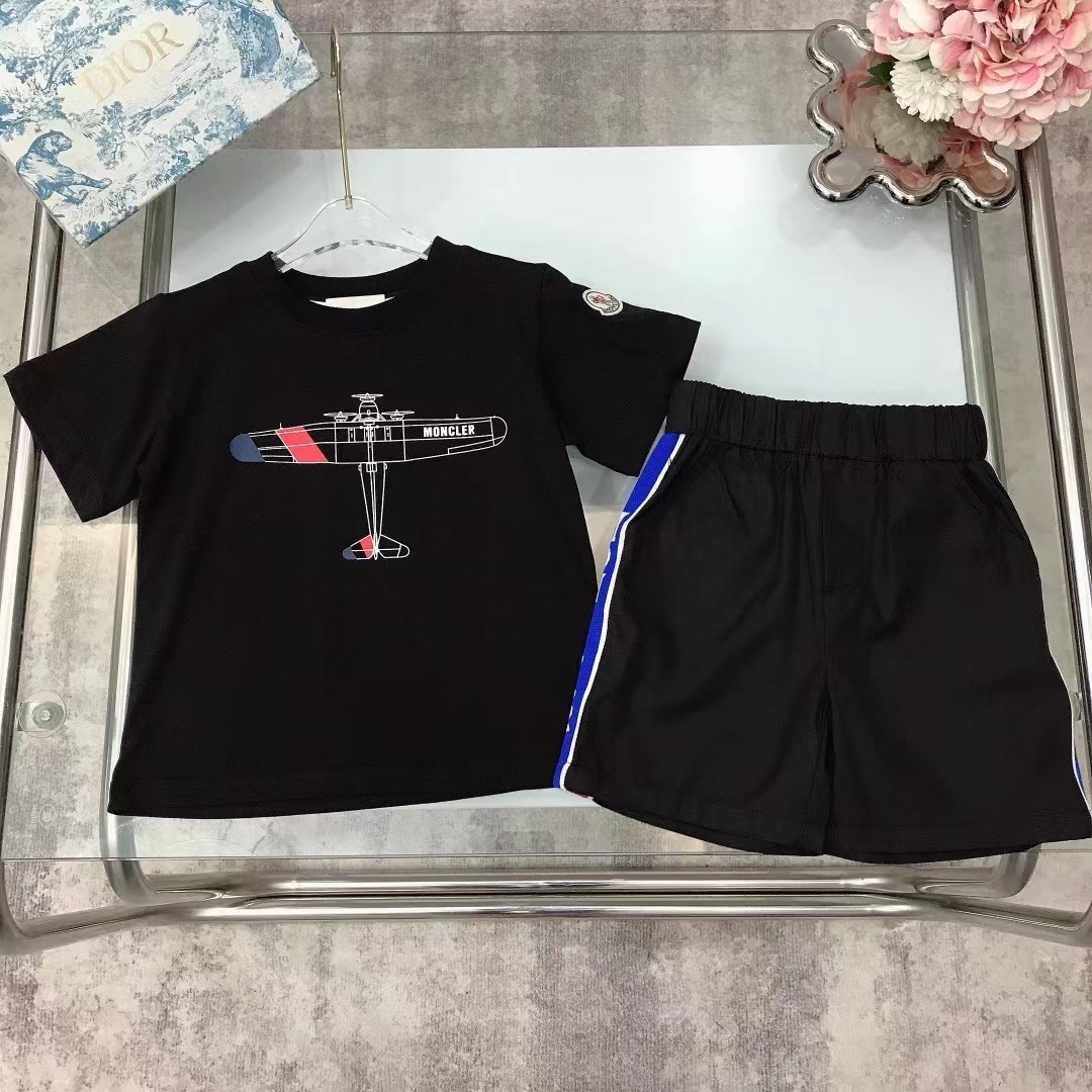 詳細な写真と価格については私に連絡してください。