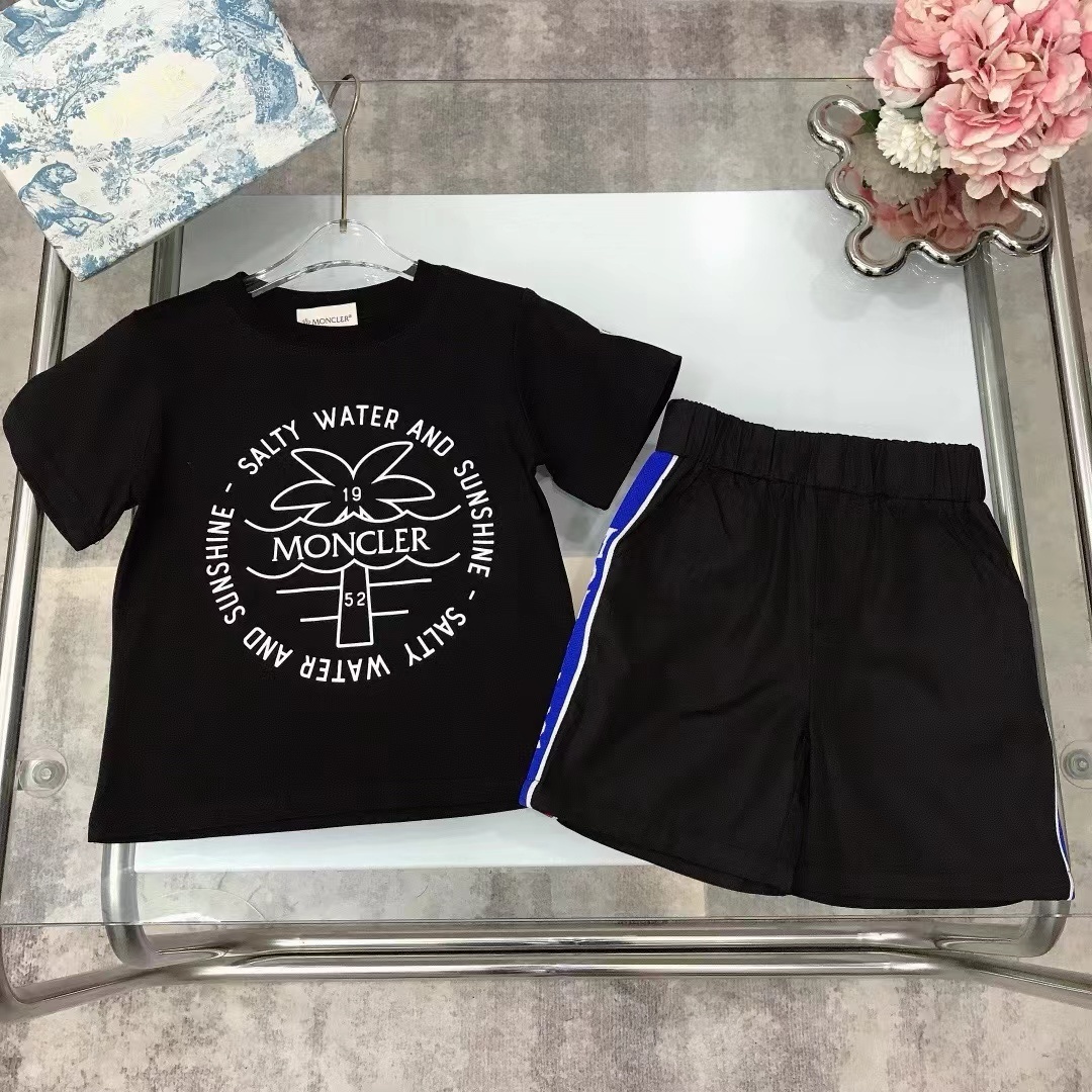 詳細な写真と価格については私に連絡してください。