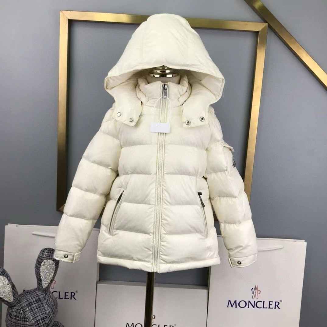 詳細な写真と価格については私に連絡してください。