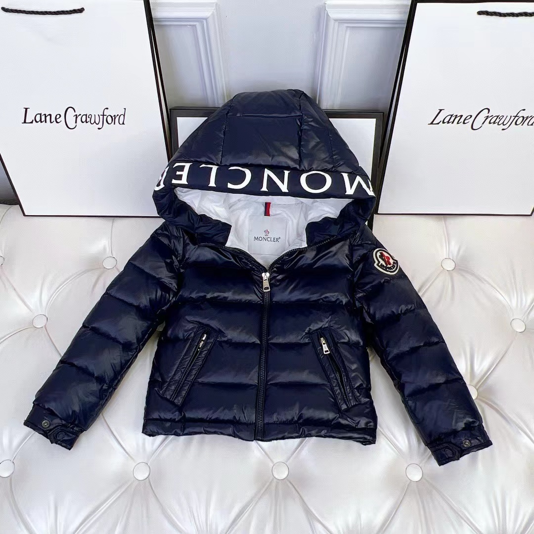 詳細な写真と価格については私に連絡してください。