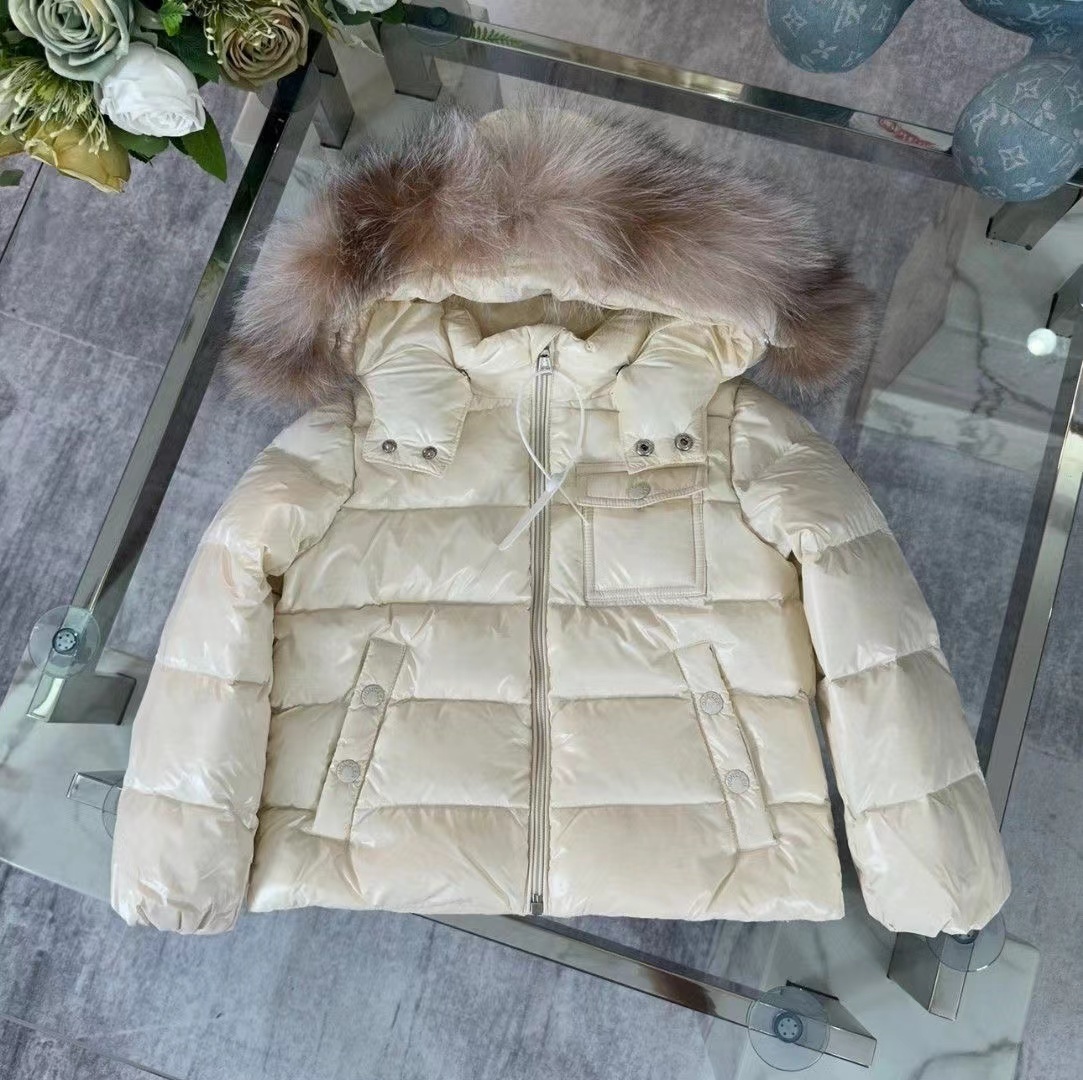 詳細な写真と価格については私に連絡してください。