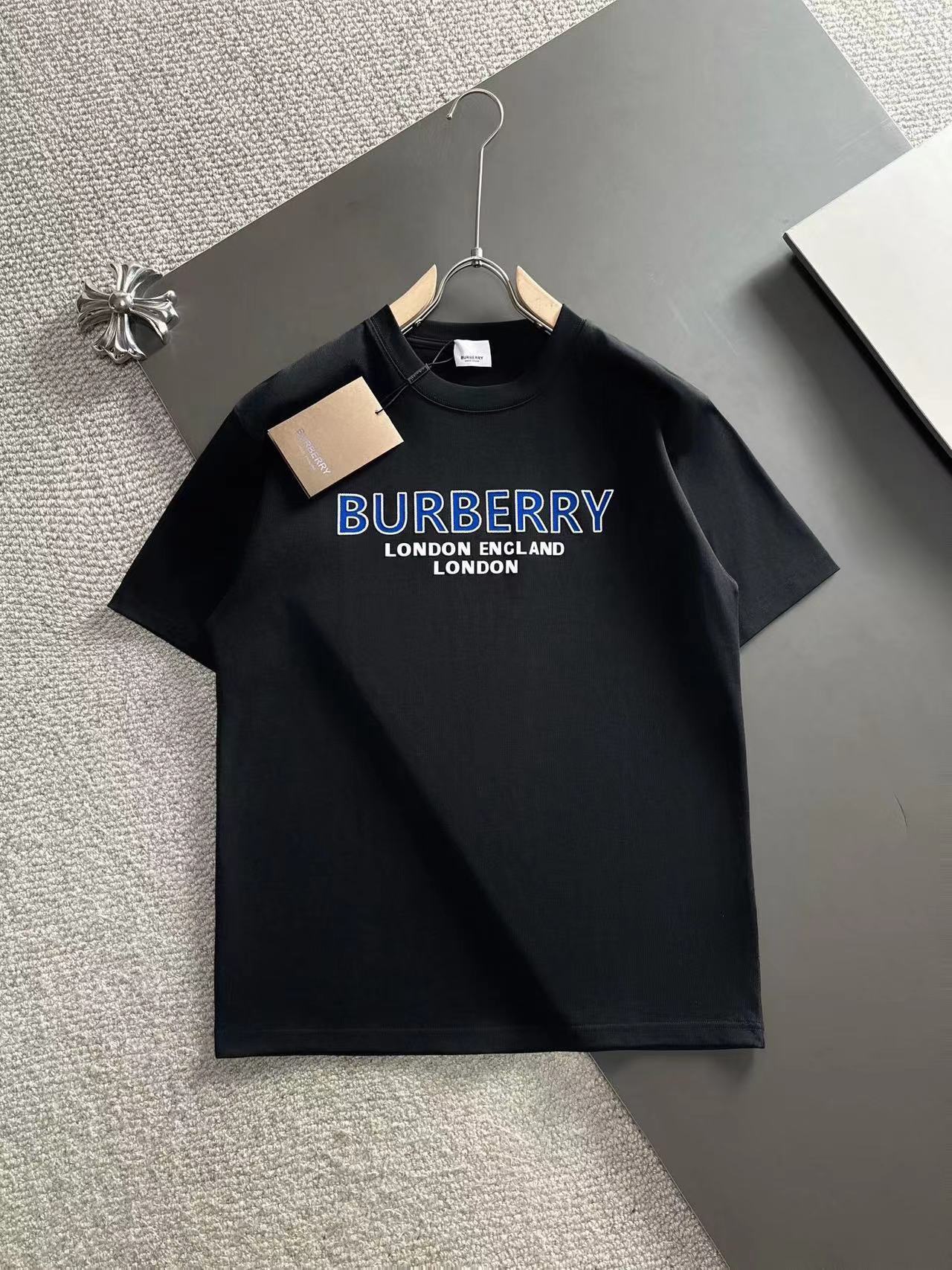 詳細な写真と価格については私に連絡してください