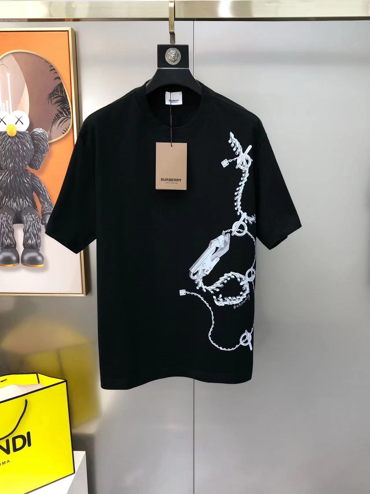 詳細な写真と価格については私に連絡してください