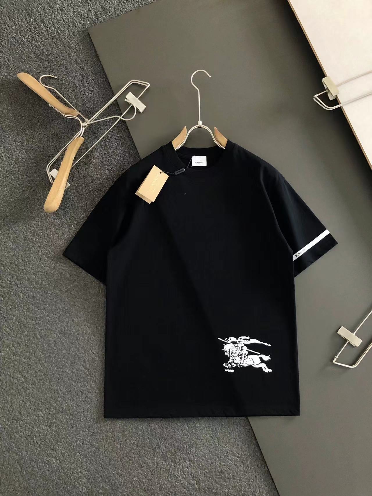 詳細な写真と価格については私に連絡してください