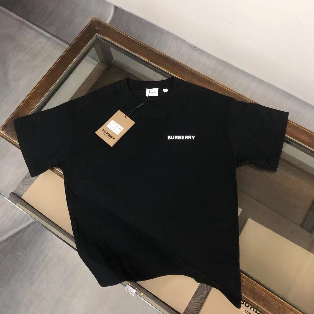 詳細な写真と価格については私に連絡してください