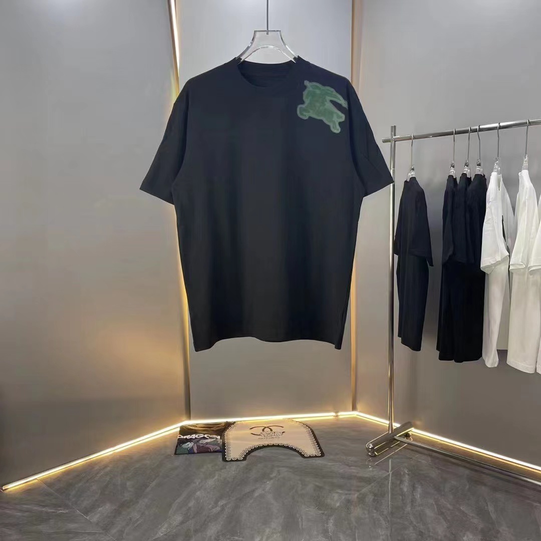 詳細な写真と価格については私に連絡してください