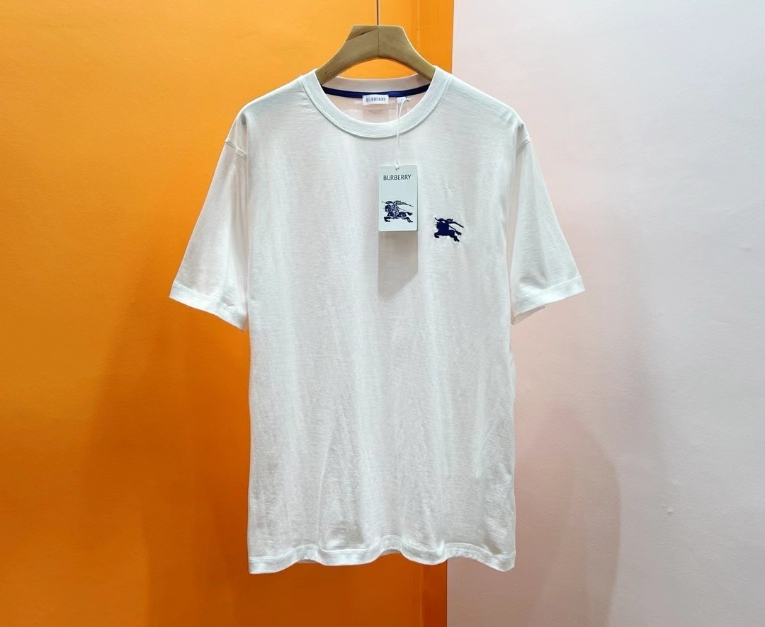 詳細な写真と価格については私に連絡してください