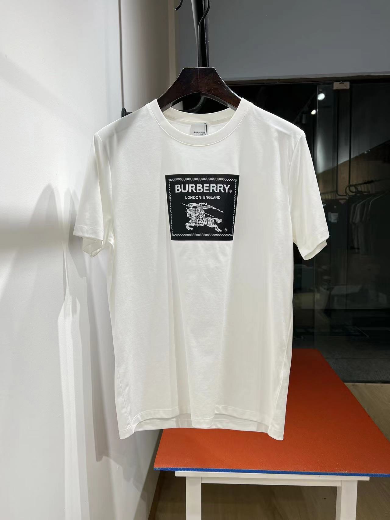 詳細な写真と価格については私に連絡してください