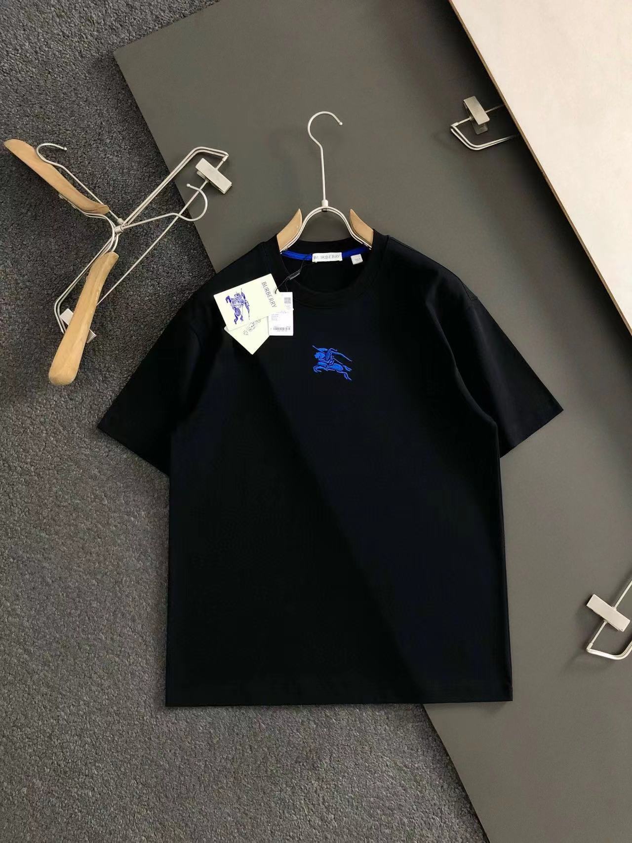 詳細な写真と価格については私に連絡してください