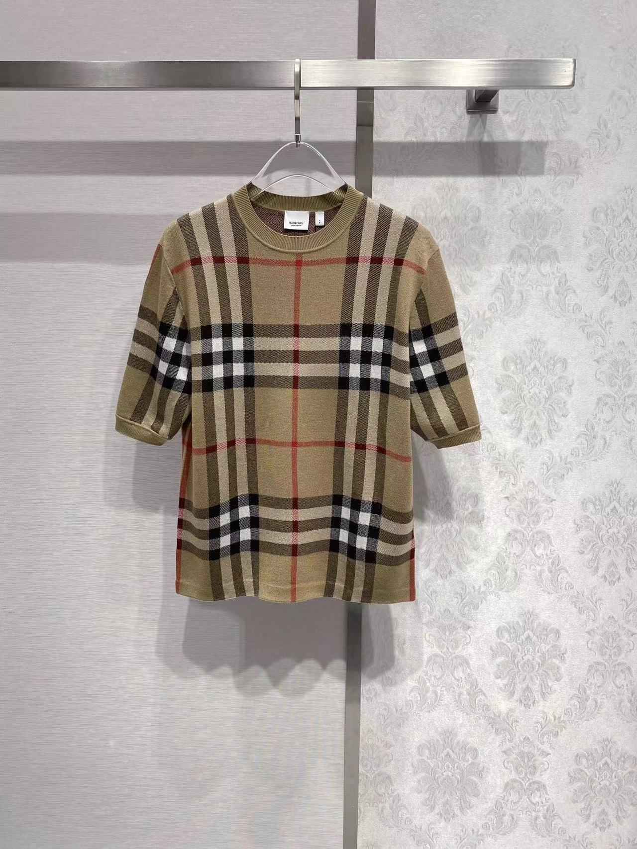 詳細な写真と価格については私に連絡してください