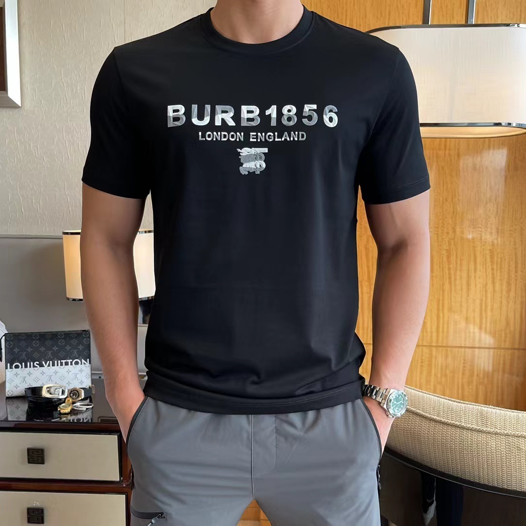 詳細な写真と価格については私に連絡してください