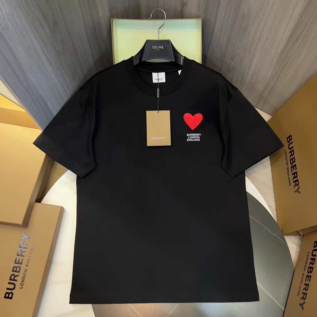 詳細な写真と価格については私に連絡してください