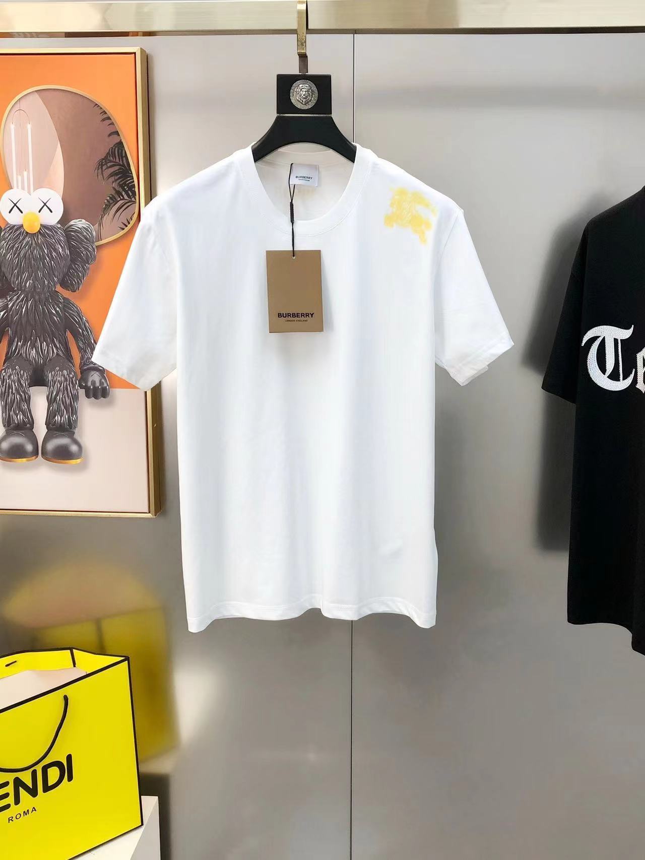 詳細な写真と価格については私に連絡してください