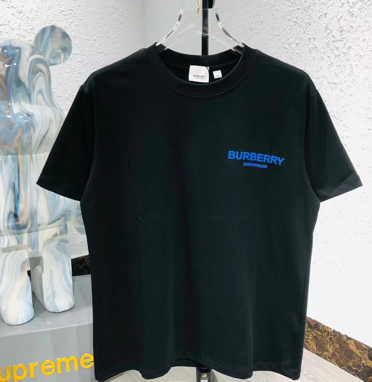 詳細な写真と価格については私に連絡してください