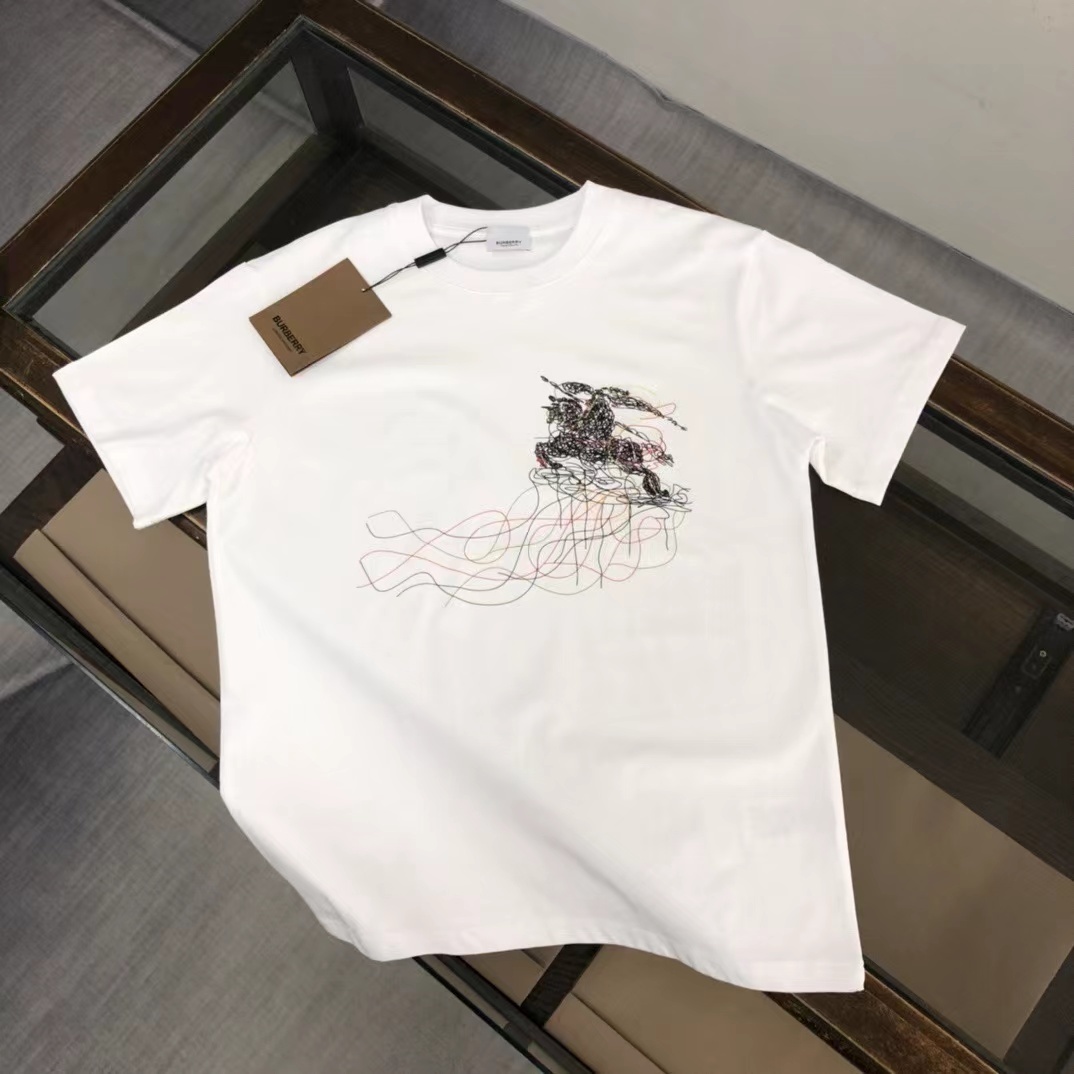 詳細な写真と価格については私に連絡してください