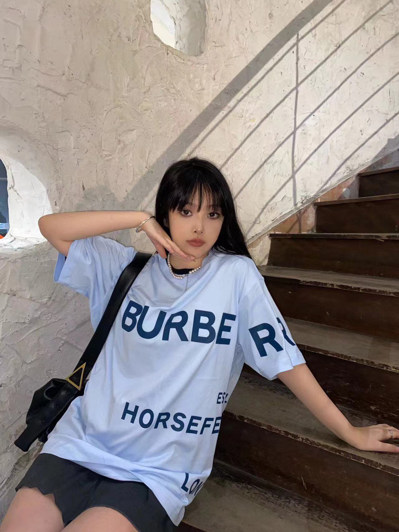 詳細な写真と価格については私に連絡してください