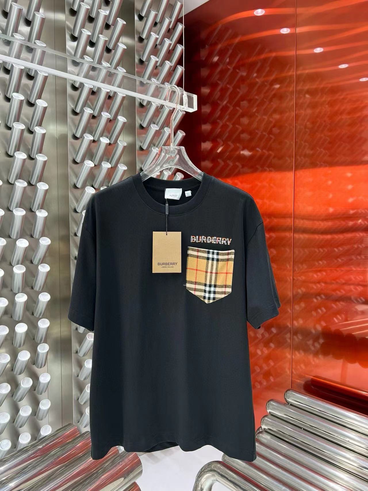 詳細な写真と価格については私に連絡してください