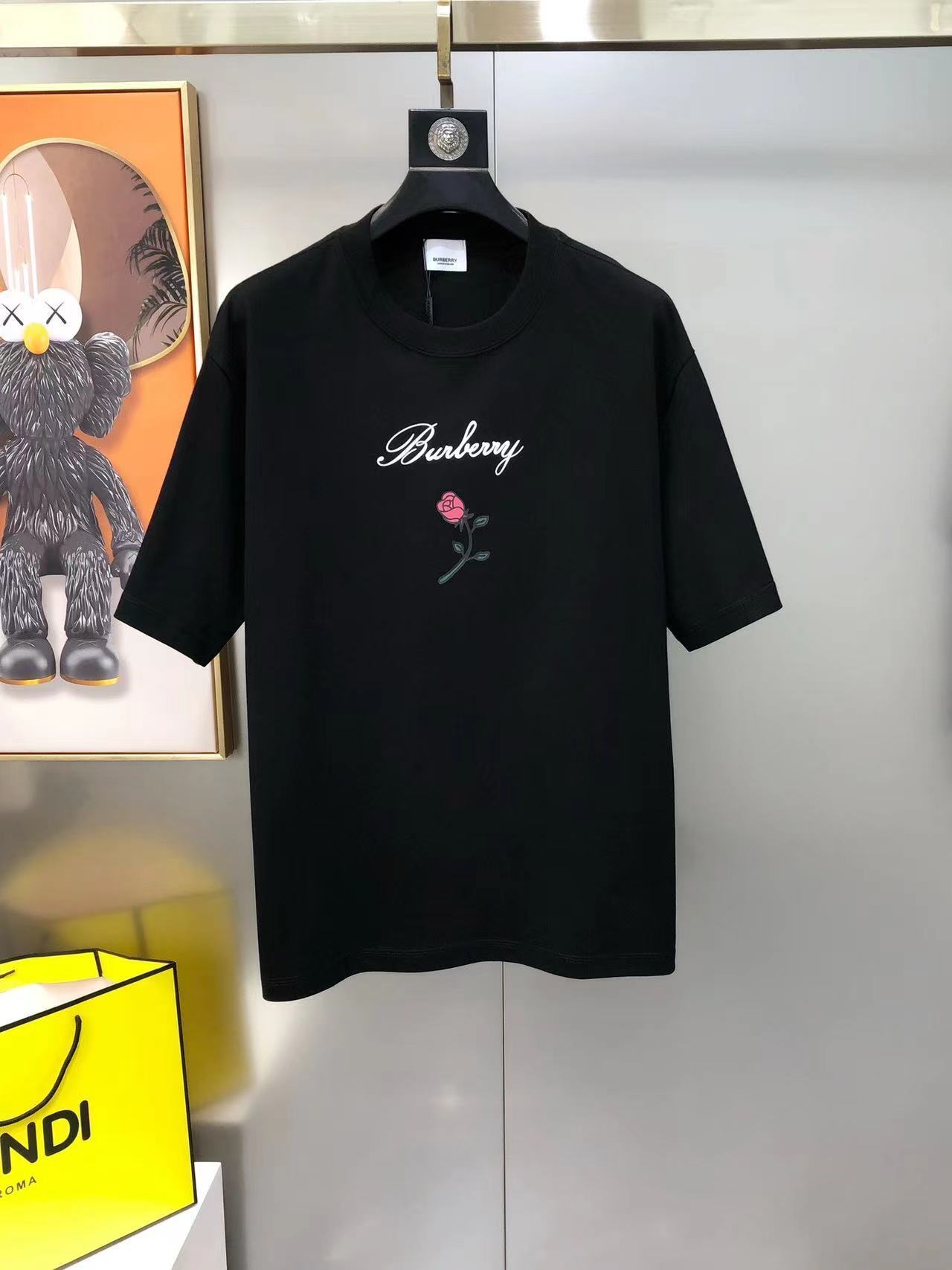 詳細な写真と価格については私に連絡してください