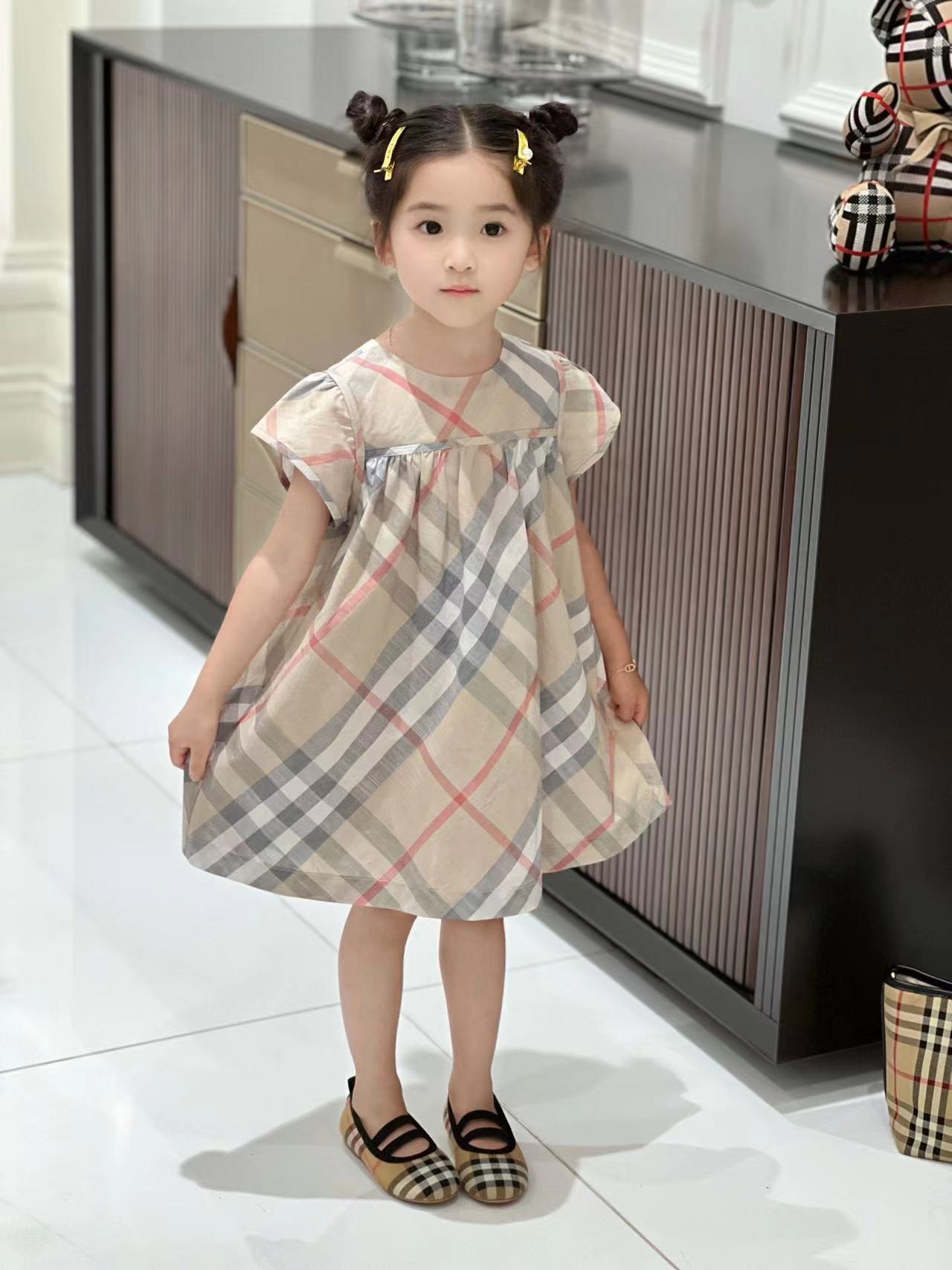 詳細な写真と価格については私に連絡してください。