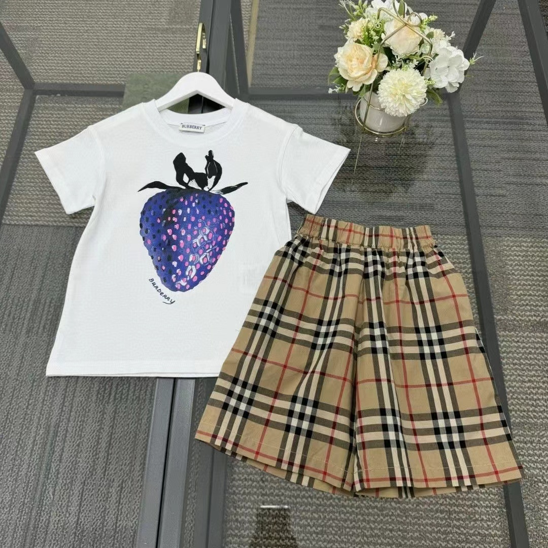 詳細な写真と価格については私に連絡してください。