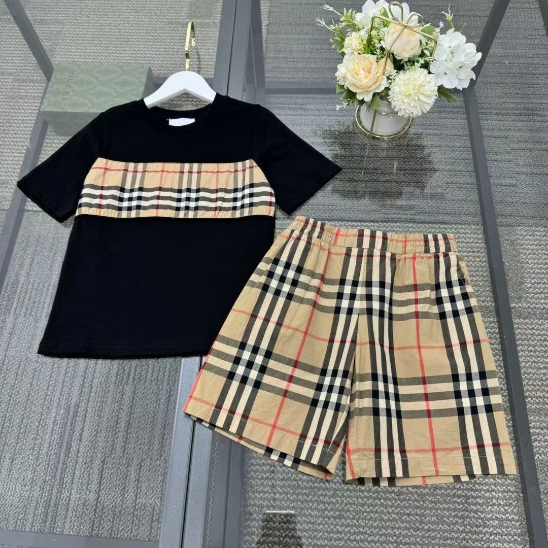 詳細な写真と価格については私に連絡してください。