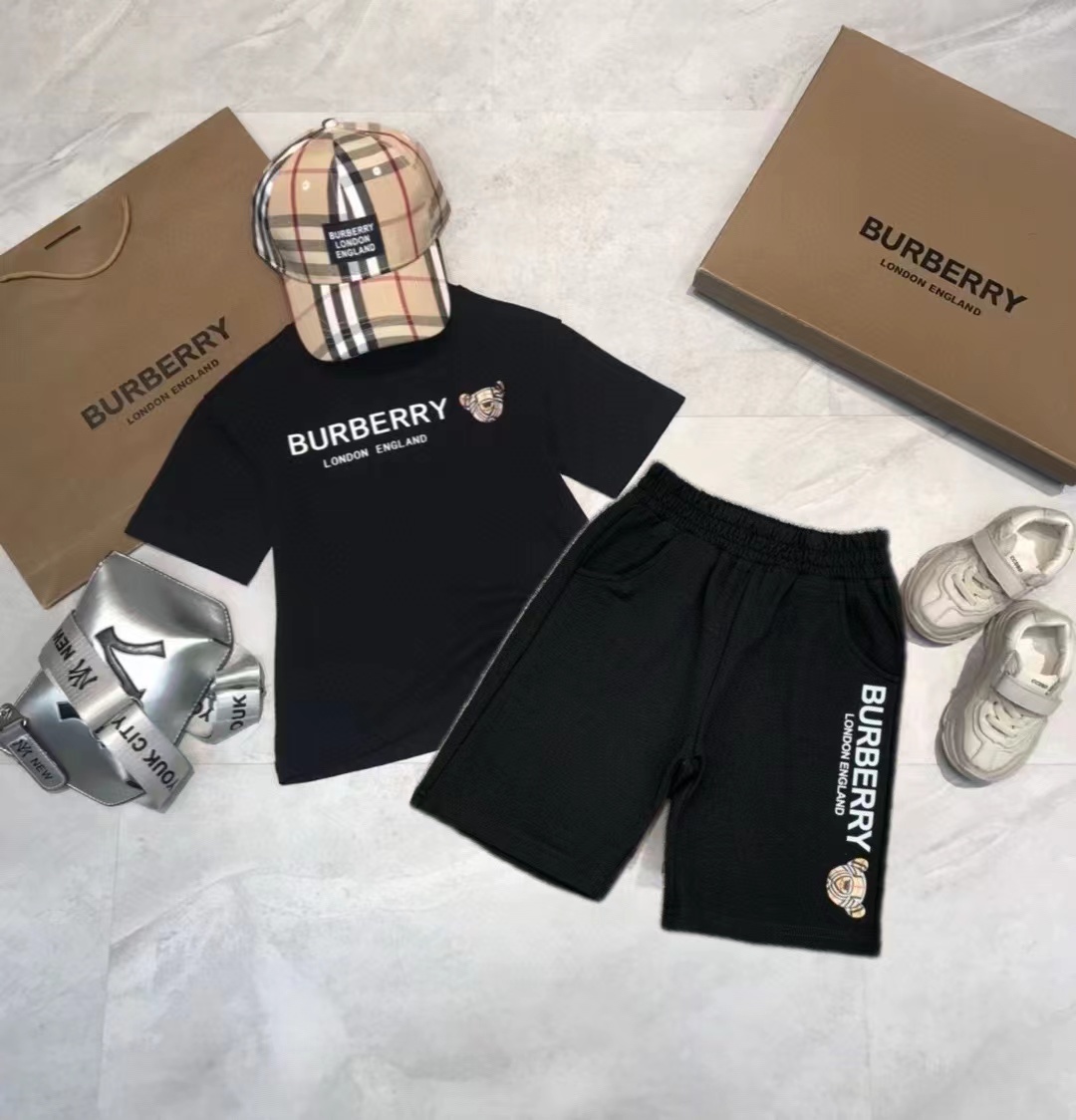 詳細な写真と価格については私に連絡してください。