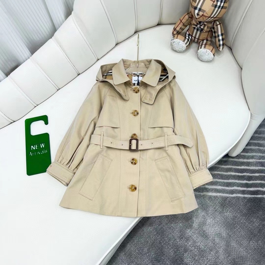 詳細な写真と価格については私に連絡してください。