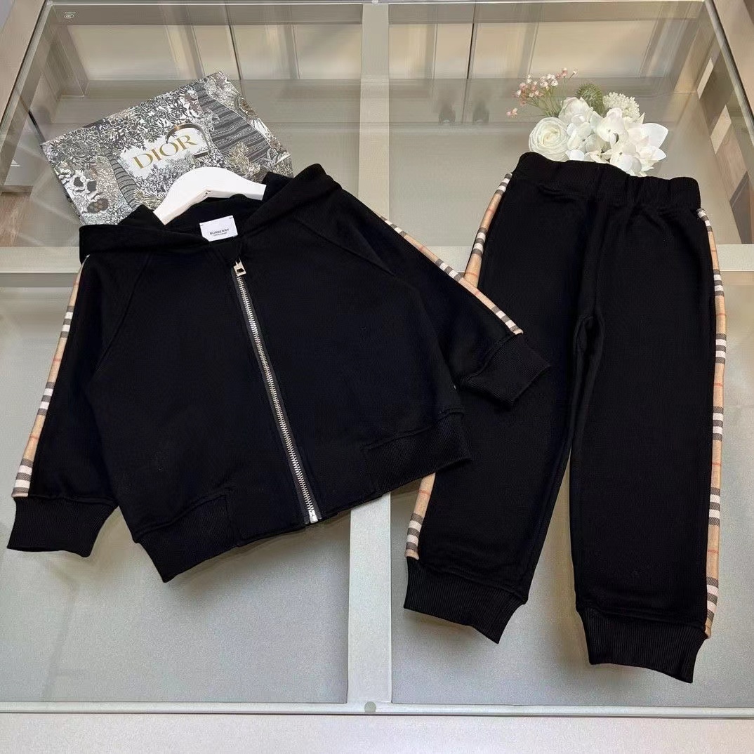 詳細な写真と価格については私に連絡してください。