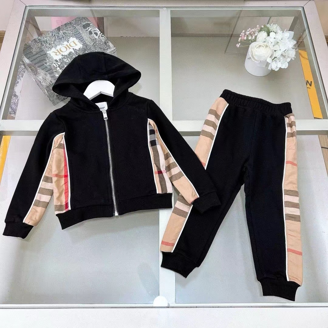 詳細な写真と価格については私に連絡してください。