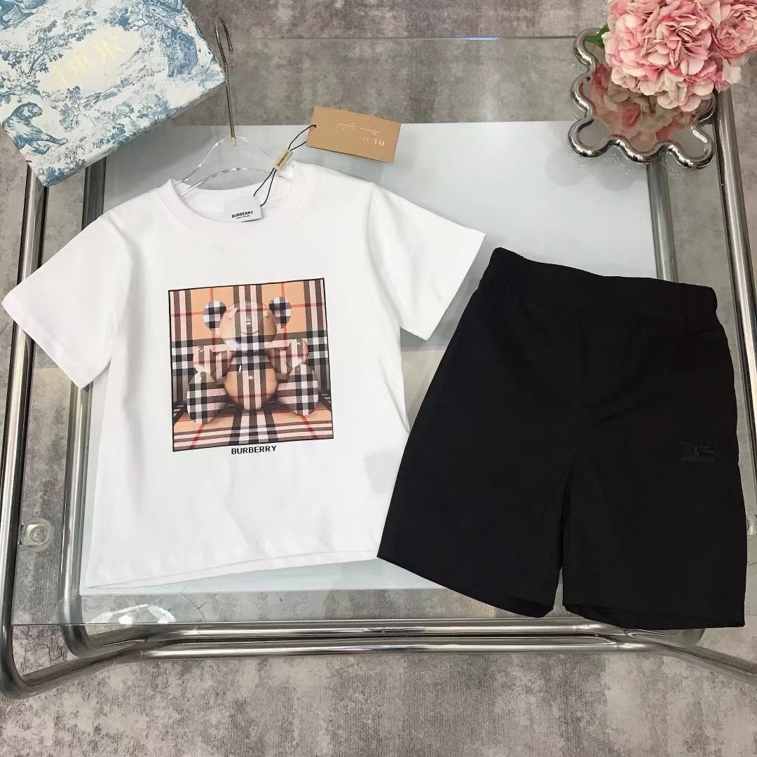 詳細な写真と価格については私に連絡してください。