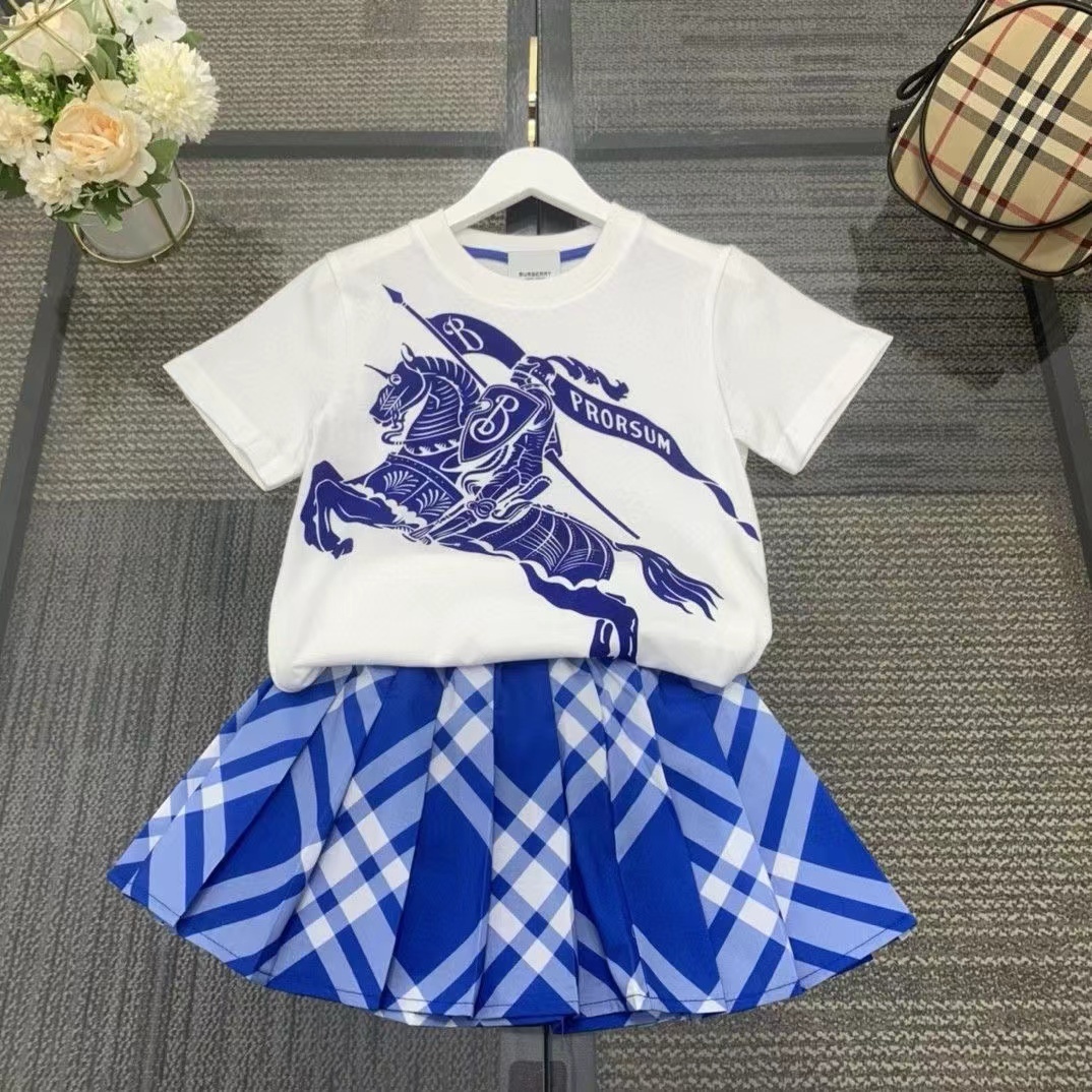 詳細な写真と価格については私に連絡してください。