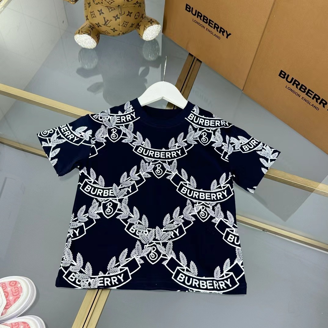 詳細な写真と価格については私に連絡してください。