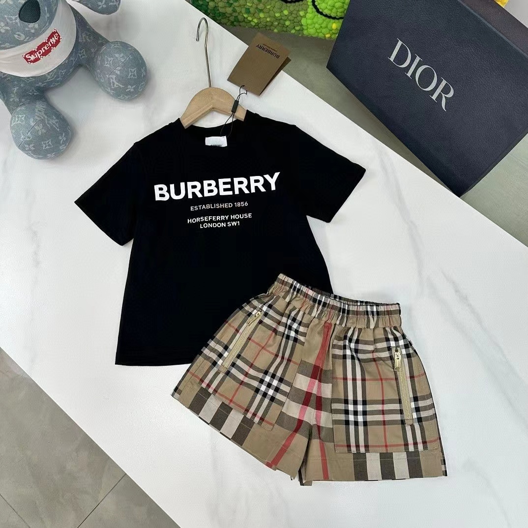 詳細な写真と価格については私に連絡してください。