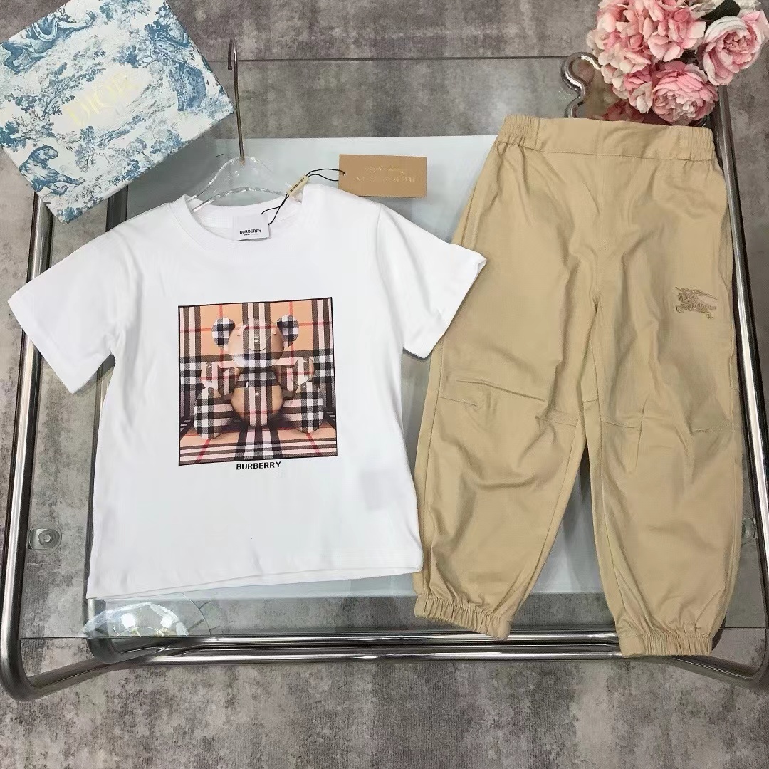 詳細な写真と価格については私に連絡してください。