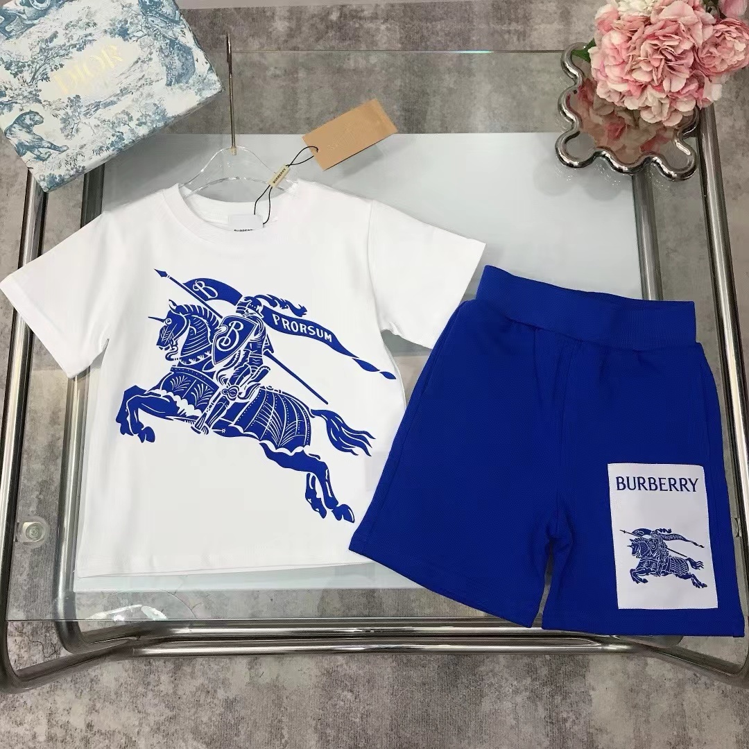 詳細な写真と価格については私に連絡してください。