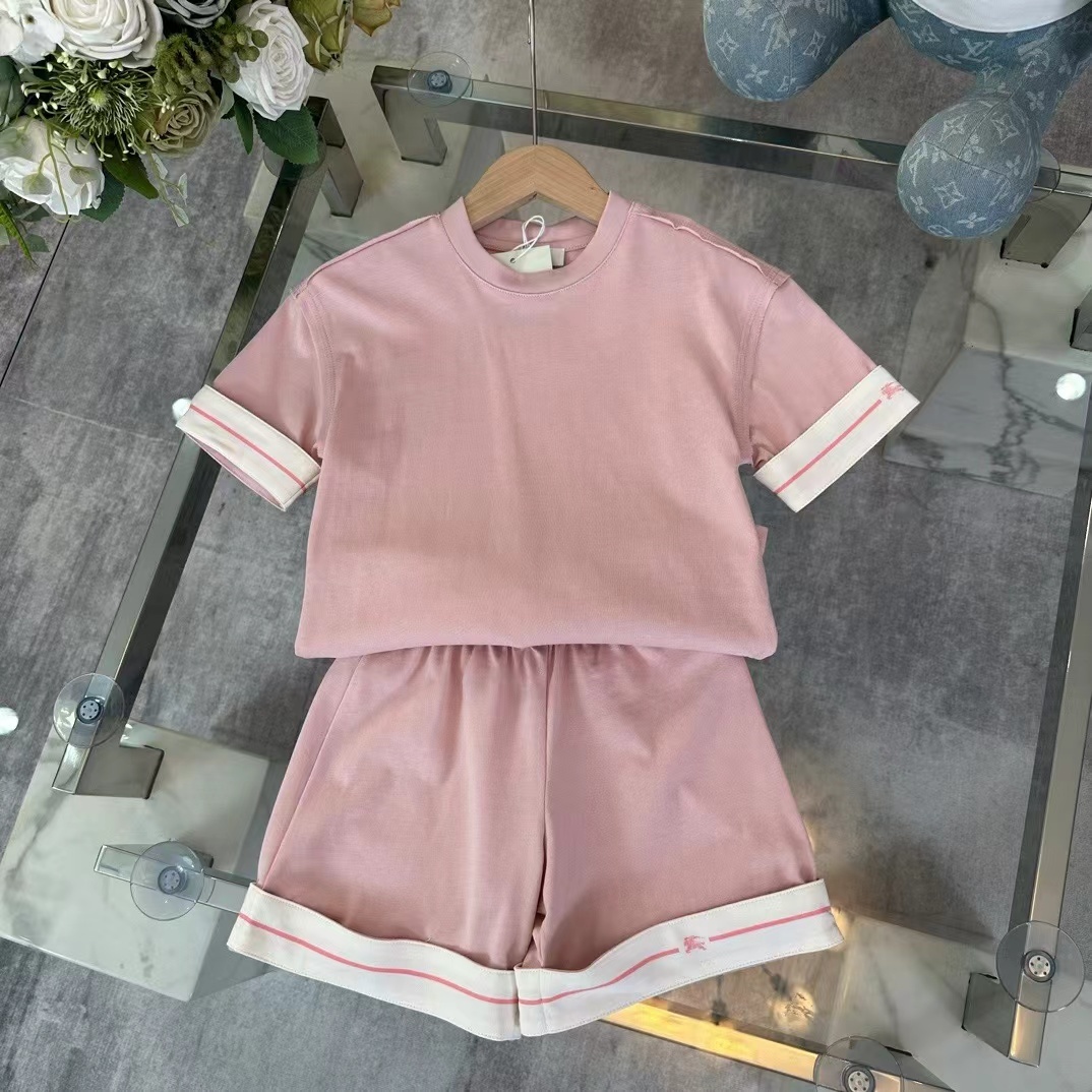 詳細な写真と価格については私に連絡してください。