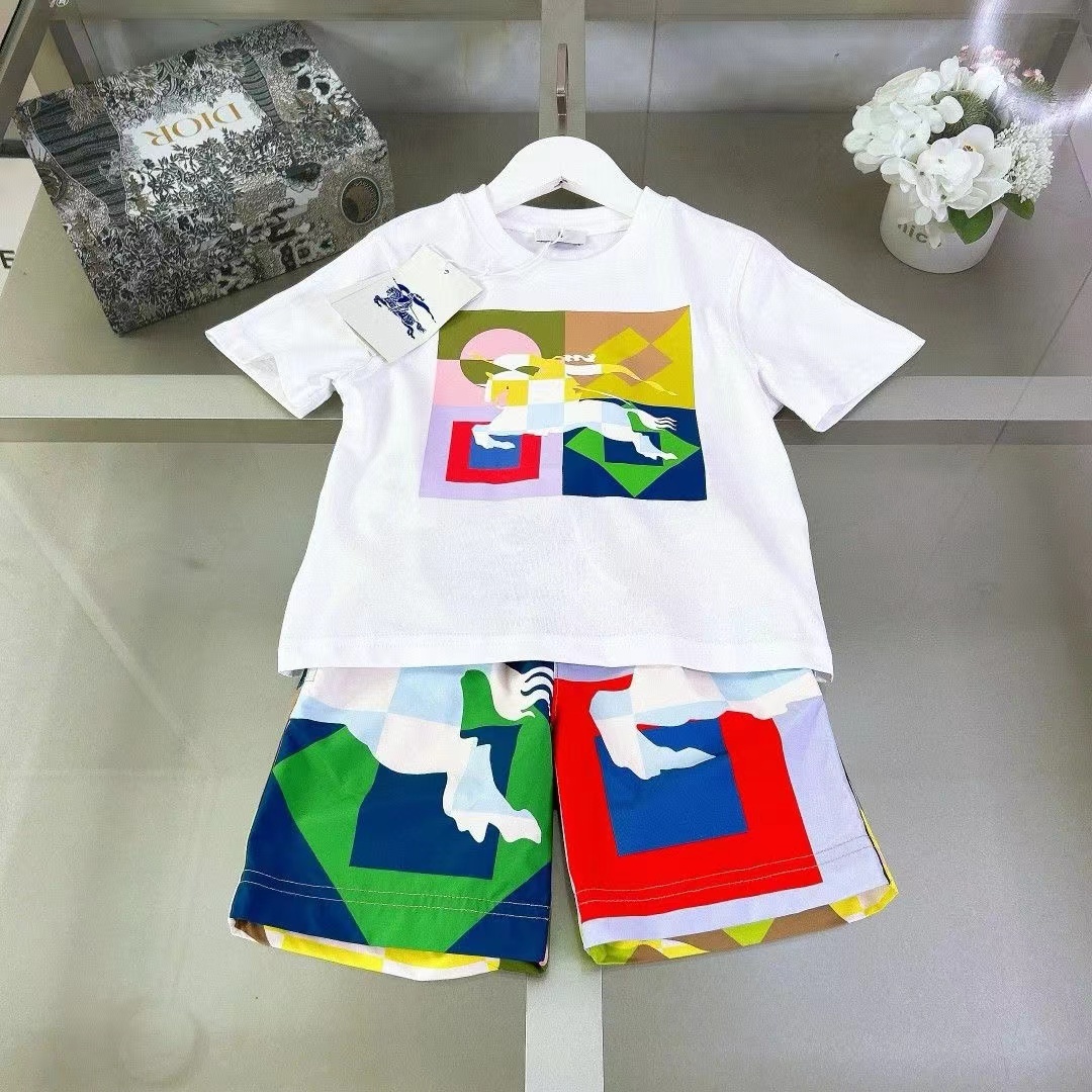 詳細な写真と価格については私に連絡してください。