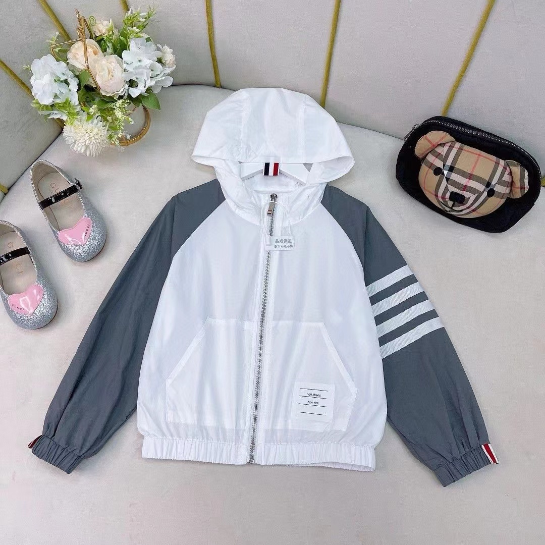 詳細な写真と価格については私に連絡してください。